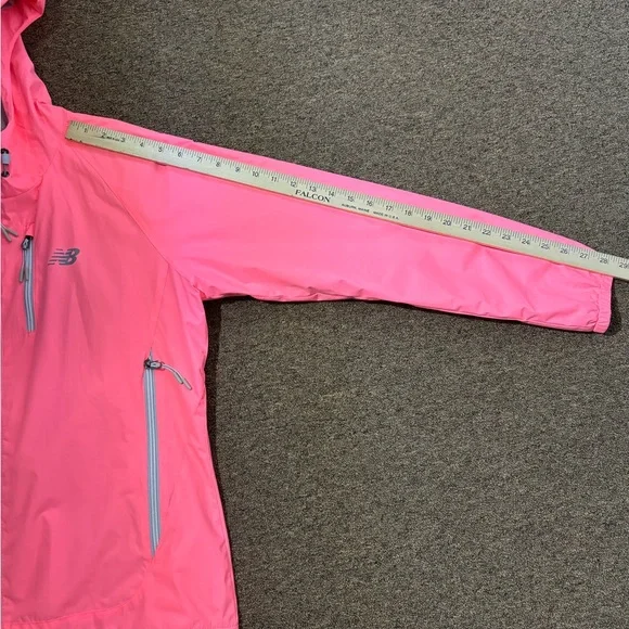 New Balance Neon Pink Women’s Windbreaker – Size XL - Picture 9 of 9